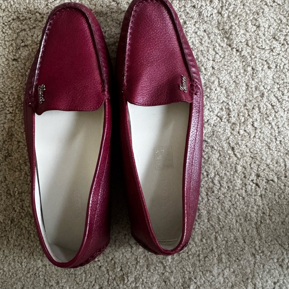 Gucci (wine/burgundy) Driving loafers. Worn two times .